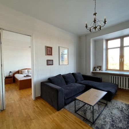 A Cozy Apartment With A Wonderful View Of The River In The Old Town Of Вильнюс Экстерьер фото