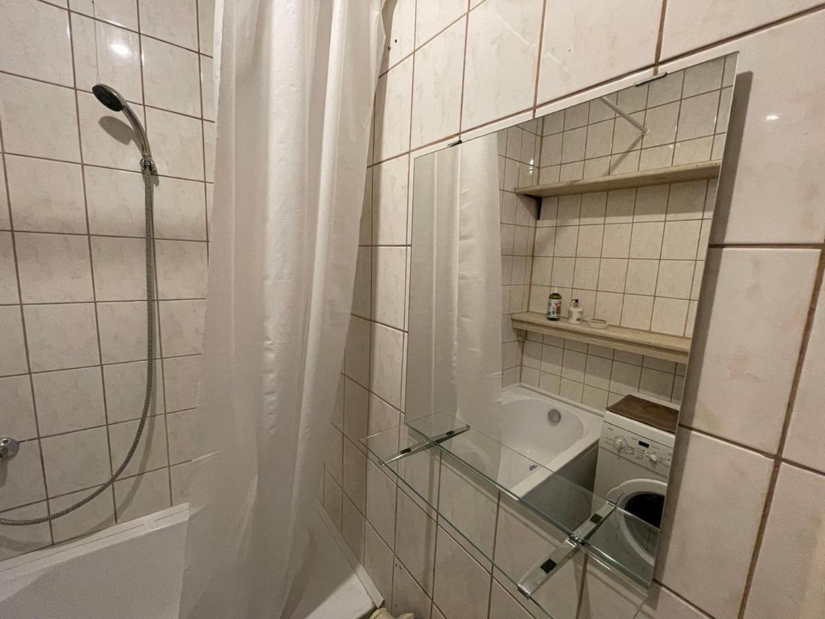 A Cozy Apartment With A Wonderful View Of The River In The Old Town Of Вильнюс Экстерьер фото