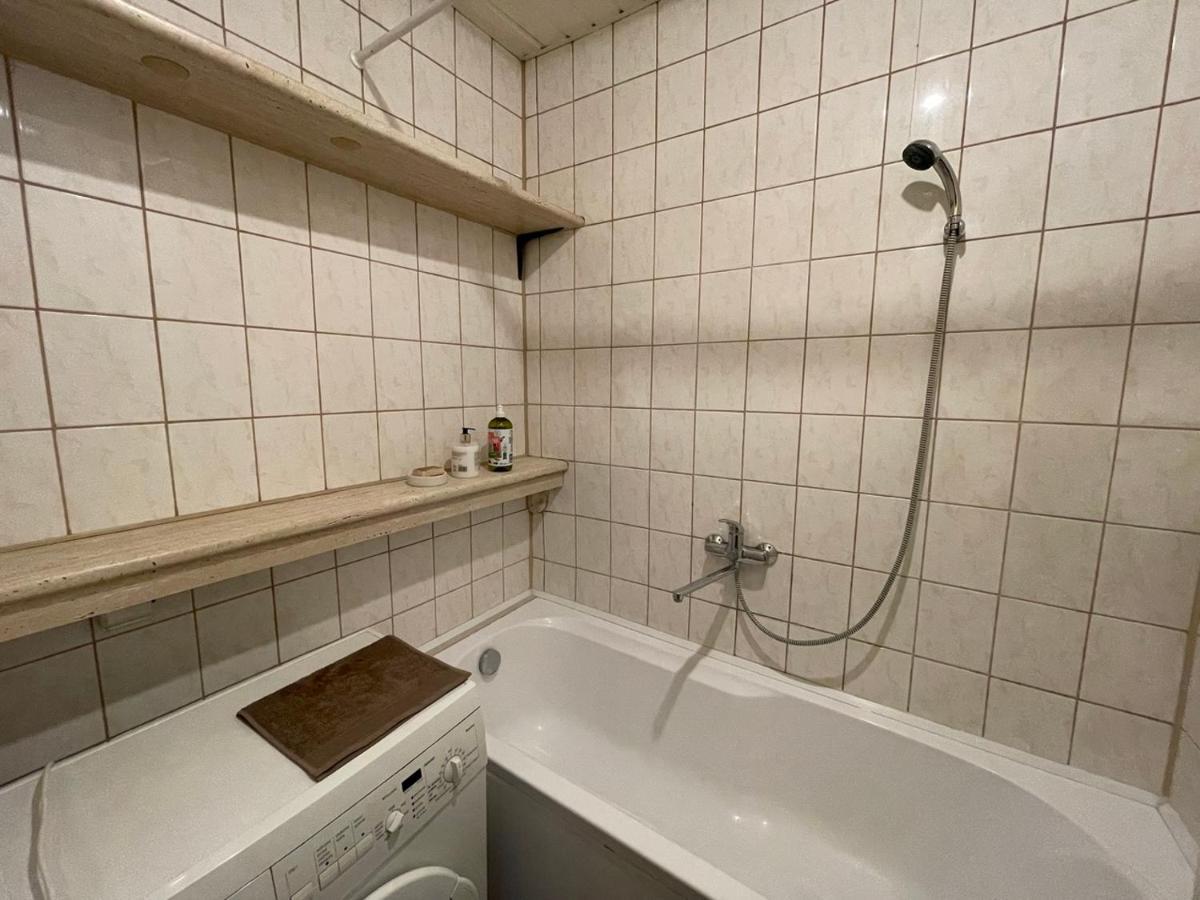 A Cozy Apartment With A Wonderful View Of The River In The Old Town Of Вильнюс Экстерьер фото